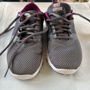 Nike training flex essential TR athletic shoes model 924344-004 US Size 7